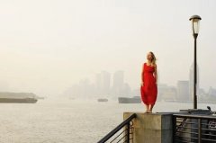 女人戴石榴石几圈好，女人戴石榴石的好处
