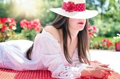 属蛇女二婚在什么时候，属蛇女的适配生肖