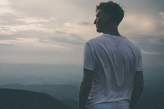脖子上痣的位置与命运图，不同位置的痣代表了什么